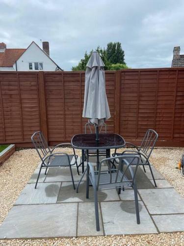 Modern Ground Floor Garden Apartment With Parking