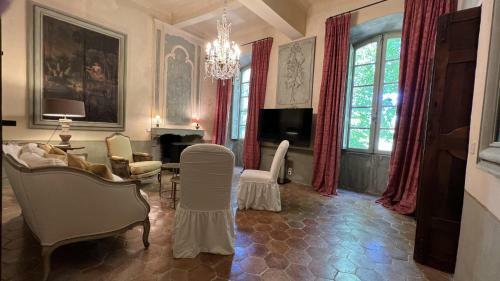 Chateau De Gignac - Monument Historique
