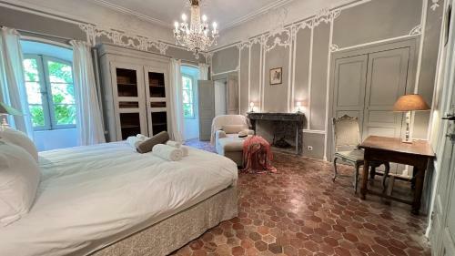 Chateau De Gignac - Monument Historique