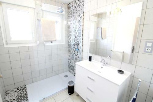Maison De 4 Chambres Avec Jacuzzi Jardin Clos Et Wifi A Gerardmer