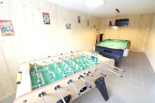 Maison De 4 Chambres Avec Jacuzzi Jardin Clos Et Wifi A Gerardmer
