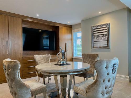 Exclusive Two Bedroom Apartment