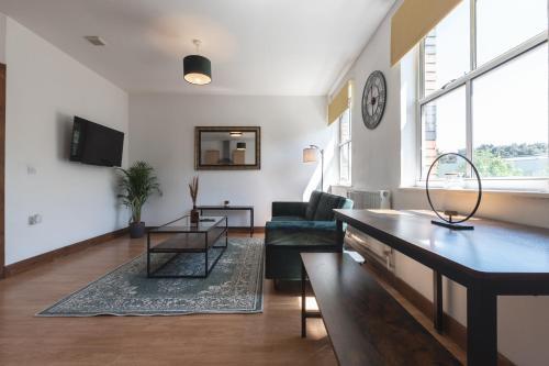 Tsavorite - 2 Bedroom Apartment Sleeps 5