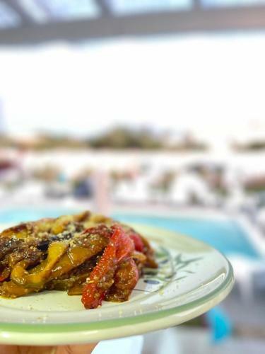 Bed & Breakfast Resort Leonardo - Pool And Restaurant