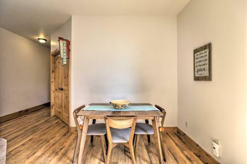 Apartamento Flathead Lake Getaway With Balcony, Fireplace!