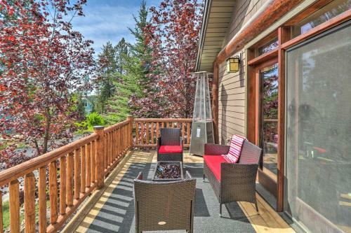 Apartamento Flathead Lake Getaway With Balcony, Fireplace!