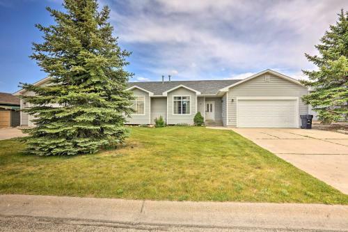 Red Lodge Townhome With Deck And Mountain Views!
