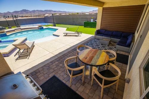 1900 Sqft House W/25ft Heated Pool/spa- Strip View