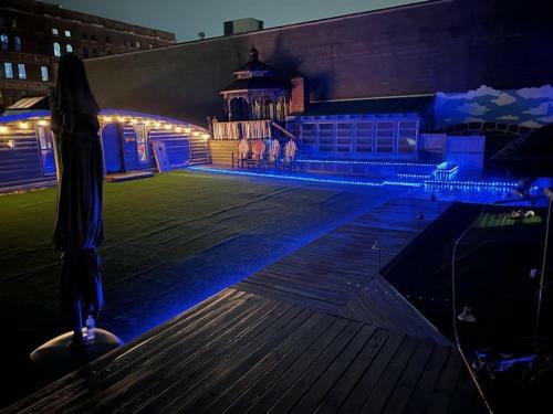 Lodge Downtown Omaha Oasis
