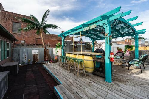 Lodge Downtown Omaha Oasis