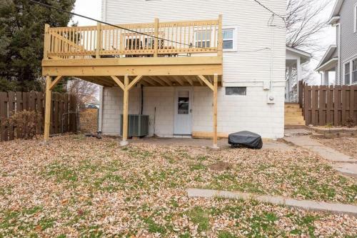 Charming Mid-century Home In Historic Omaha