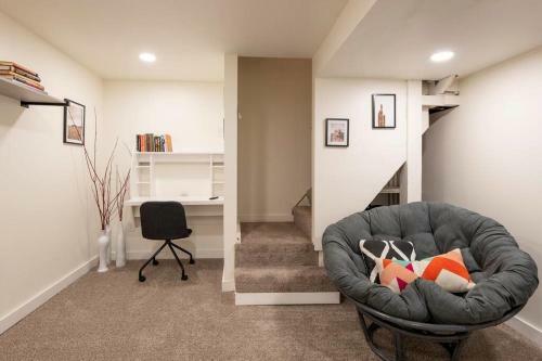 Charming Mid-century Home In Historic Omaha