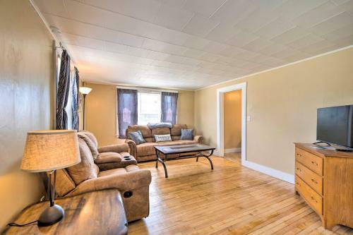 Main Street Colebrook Apartment On River Walk