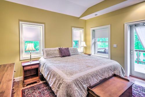 Spacious Bartlett Home With Fireplace And Kitchen