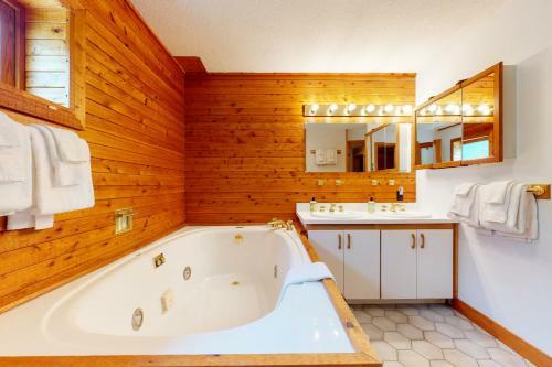 Sunbrook Chalet