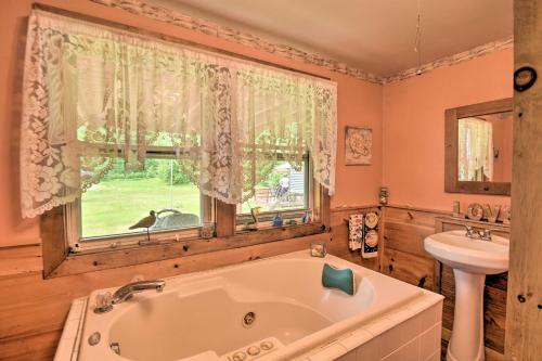 Pet-friendly Franklin Retreat With Pool And Grill