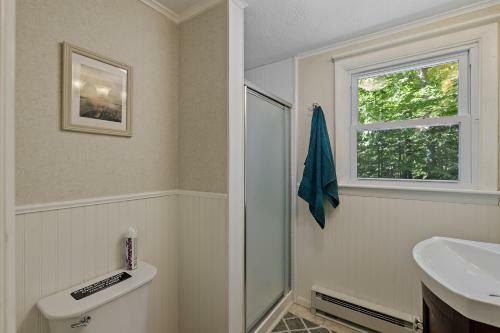 Shaws Pond Lakefront Retreat!