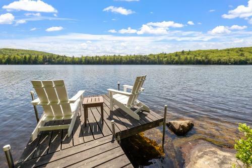 Shaws Pond Lakefront Retreat!