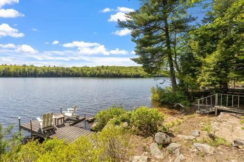 Shaws Pond Lakefront Retreat!