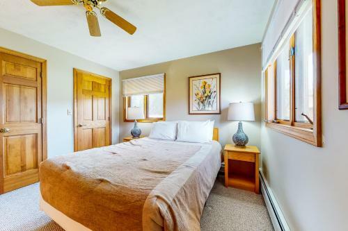 White Mountain Retreats
