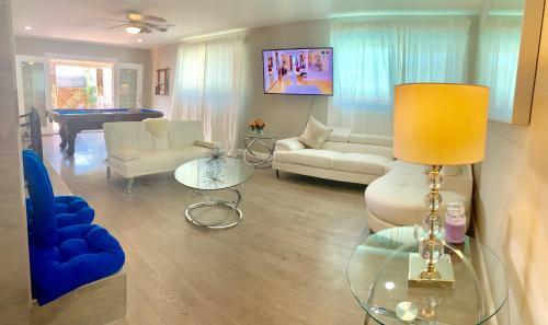 Amaizing House 5 Min To Strip Blvb