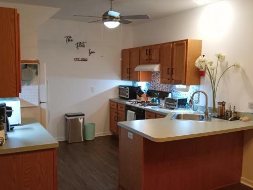 4 Br On Boards W/ Hot Tub