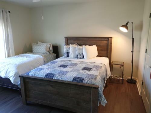4 Br On Boards W/ Hot Tub