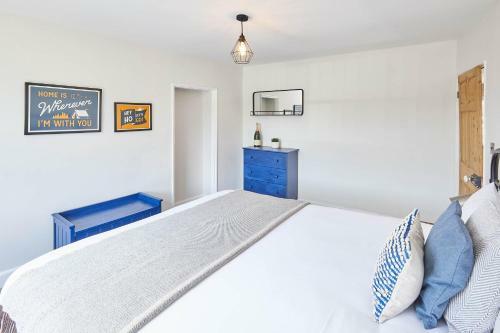 Host & Stay - 2 College Square