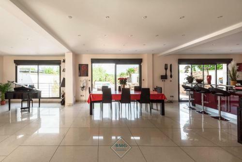 Luxury Villa Near Disneyland Bmyguest