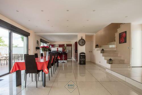 Luxury Villa Near Disneyland Bmyguest