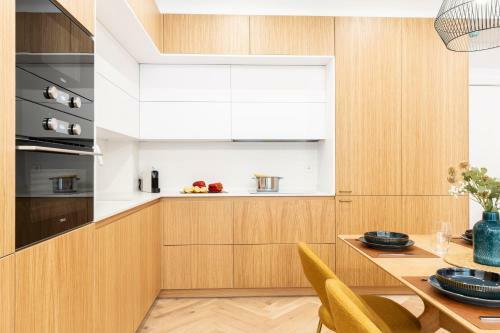 Royal Beach Apartment - Sshousing