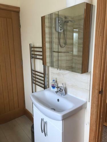 Stagborough Cottages With Hot Tub 3 Bedroom