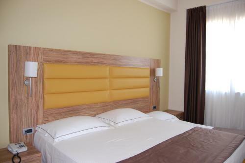 Giga Hotel