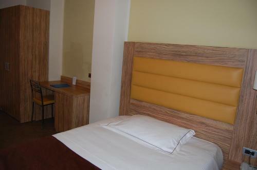 Giga Hotel