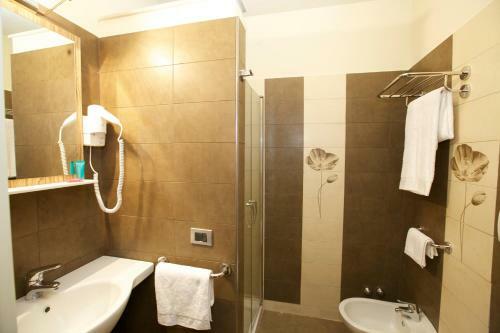 Giga Hotel
