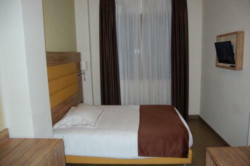 Giga Hotel