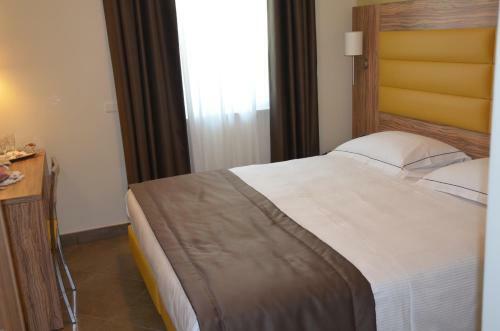 Giga Hotel