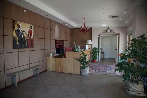 Giga Hotel