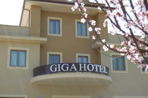 Giga Hotel