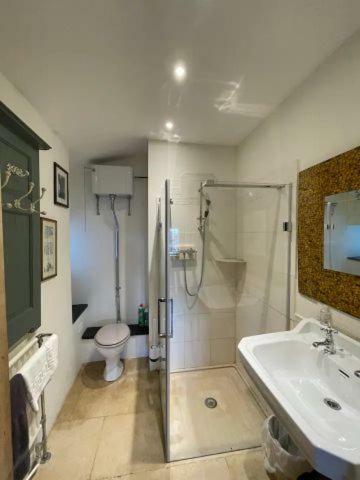 Cotswold Escape With Swimming Pool Near Cheltenham