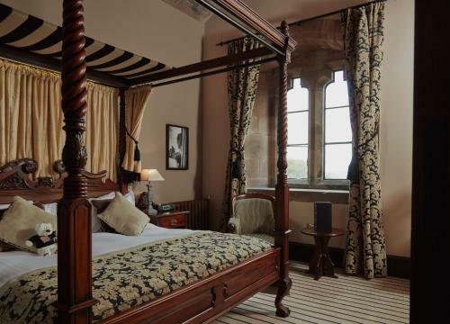 Hotel Peckforton Castle