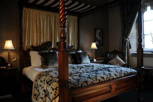 Hotel Peckforton Castle