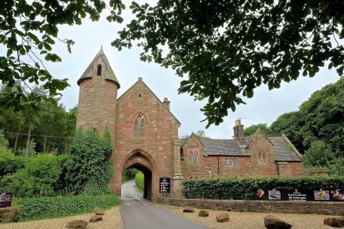 Hotel Peckforton Castle
