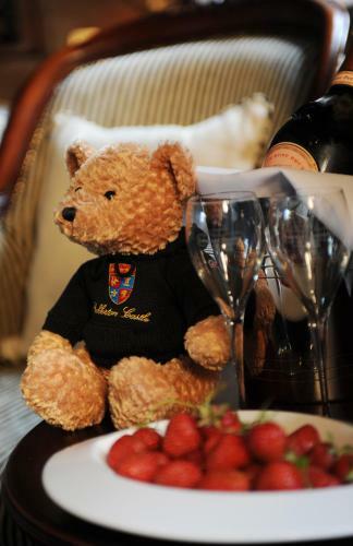 Hotel Peckforton Castle
