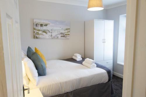 City Centre Quiet Home - Close To Marina / Arena