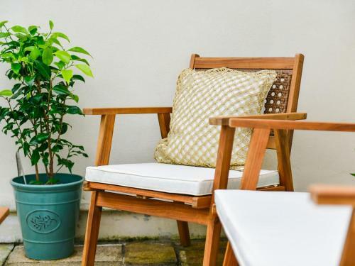 Pass The Keys Beautiful 2 Bed Cottage - Less Than 100m From The Sea Front