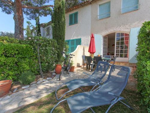 Pleasant Holiday Home In Port Grimaud With Garden