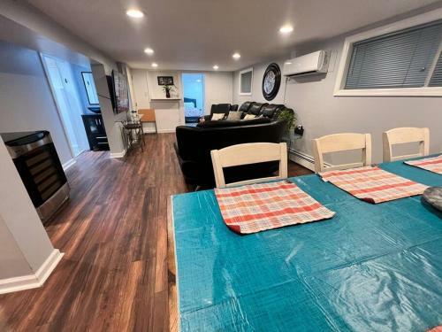 Beautiful 1 Bedroom Apartment Entire Unit