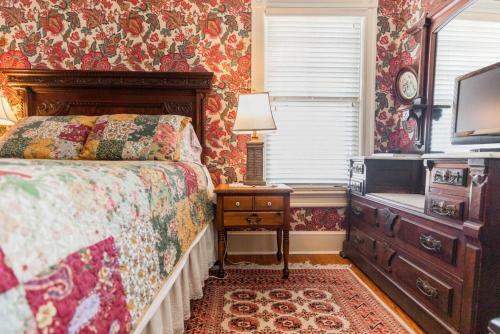Bed & Breakfast Captain Mey's Inn