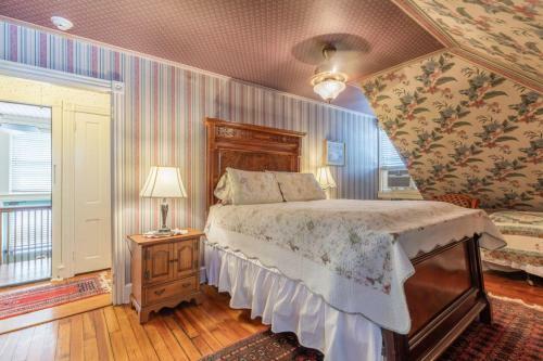 Bed & Breakfast Captain Mey's Inn